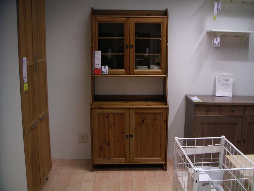 IKEA アンティーク食器棚LEKSVIKシリーズ